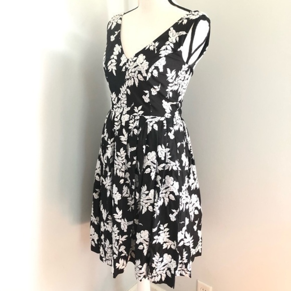 Betsey Johnson Black White Floral Cocktail Dress 4 - Picture 8 of 10